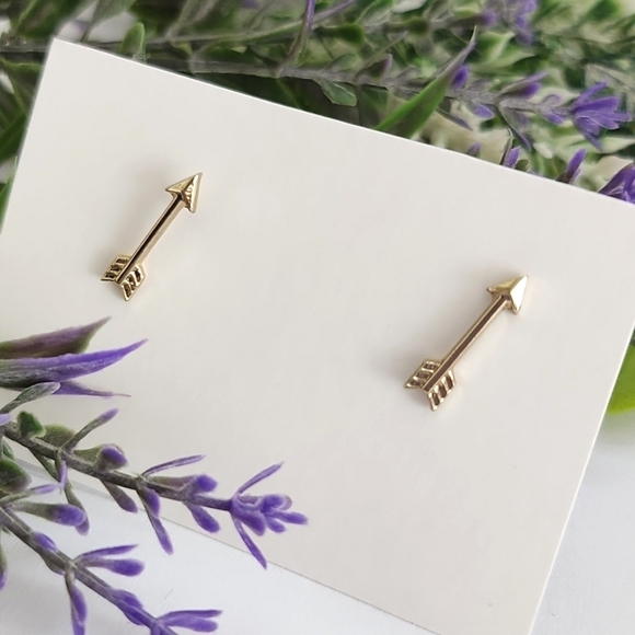 Arrows Stud Earrings Gold - Picture 2 of 3